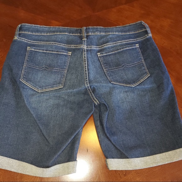 NWOT Arizona Jeans Co. shorts size 15 medium wash - Picture 5 of 6